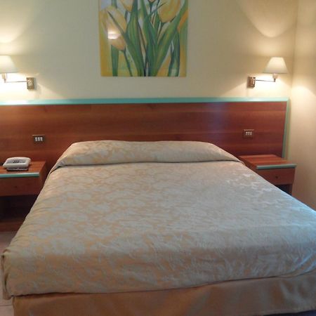 Hotel Parco Degli Ulivi Scerne Екстер'єр фото
