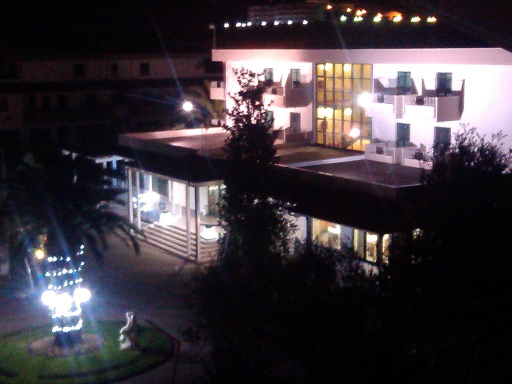 Hotel Parco Degli Ulivi Scerne Екстер'єр фото