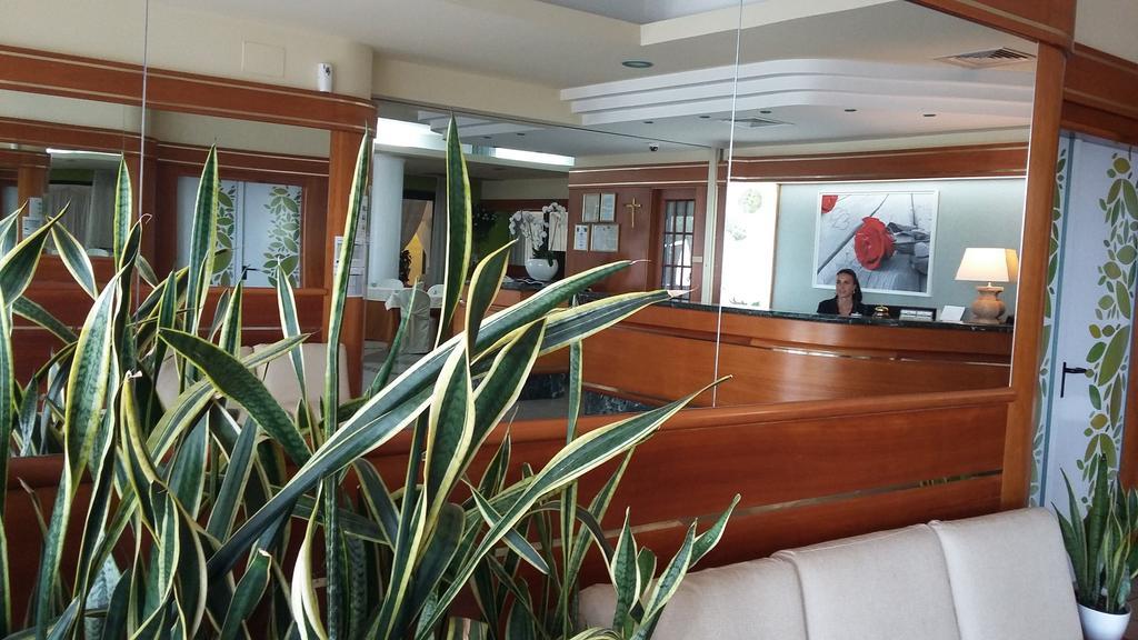 Hotel Parco Degli Ulivi Scerne Екстер'єр фото