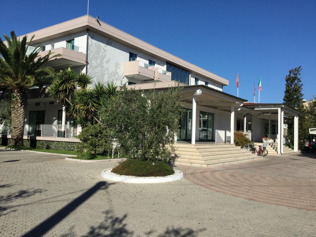 Hotel Parco Degli Ulivi Scerne Екстер'єр фото