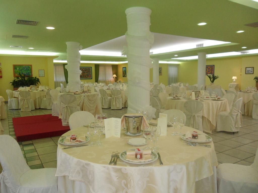 Hotel Parco Degli Ulivi Scerne Екстер'єр фото