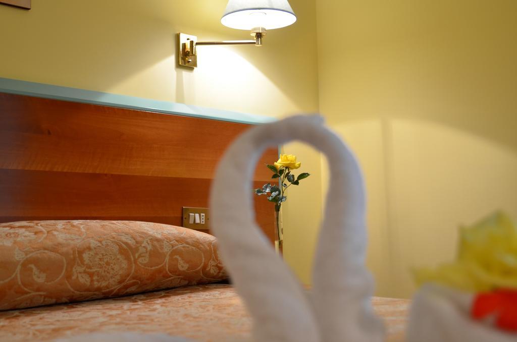 Hotel Parco Degli Ulivi Scerne Екстер'єр фото