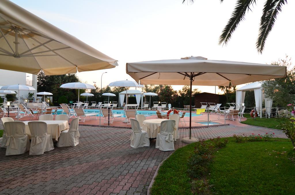 Hotel Parco Degli Ulivi Scerne Екстер'єр фото