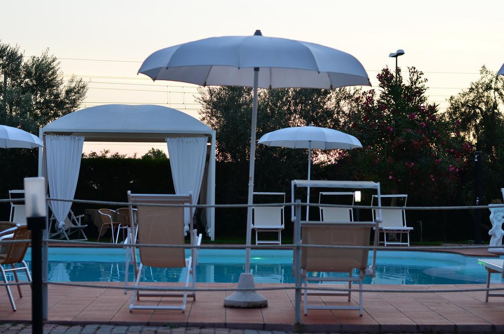 Hotel Parco Degli Ulivi Scerne Екстер'єр фото